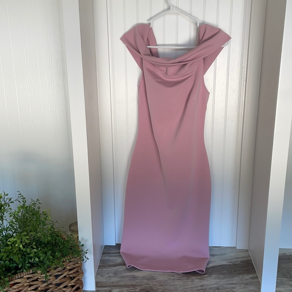 Size M NEW pink/mauve dress